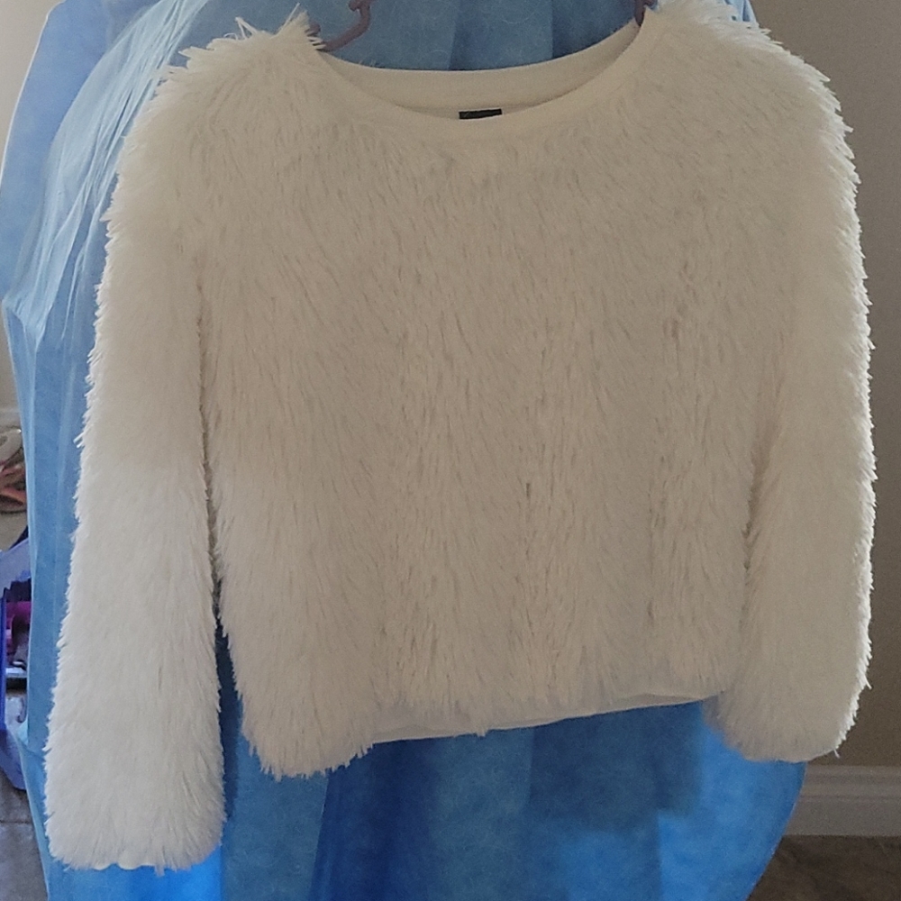 Art Class cream colored sweater